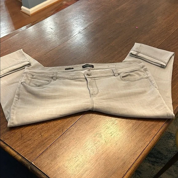 Talbots Light Gray HR Flawless Five Pocket Boyfriend Jeans W22 EUC - Picture 3 of 4